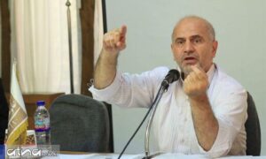 فرشاد مومنی