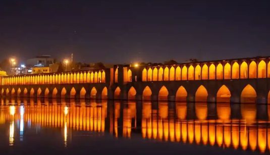 سی و سه پل