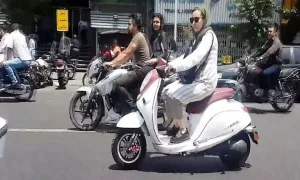 موتور سواران خانم